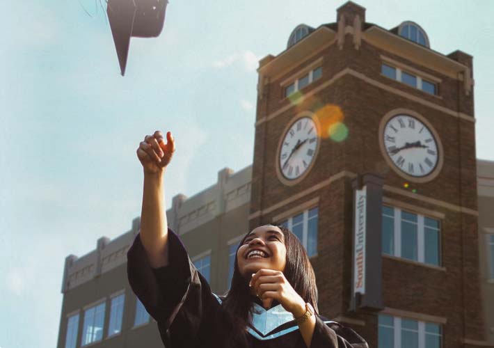 grad-hero
